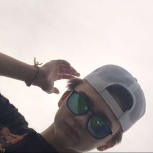 Meet your Posher, Connor